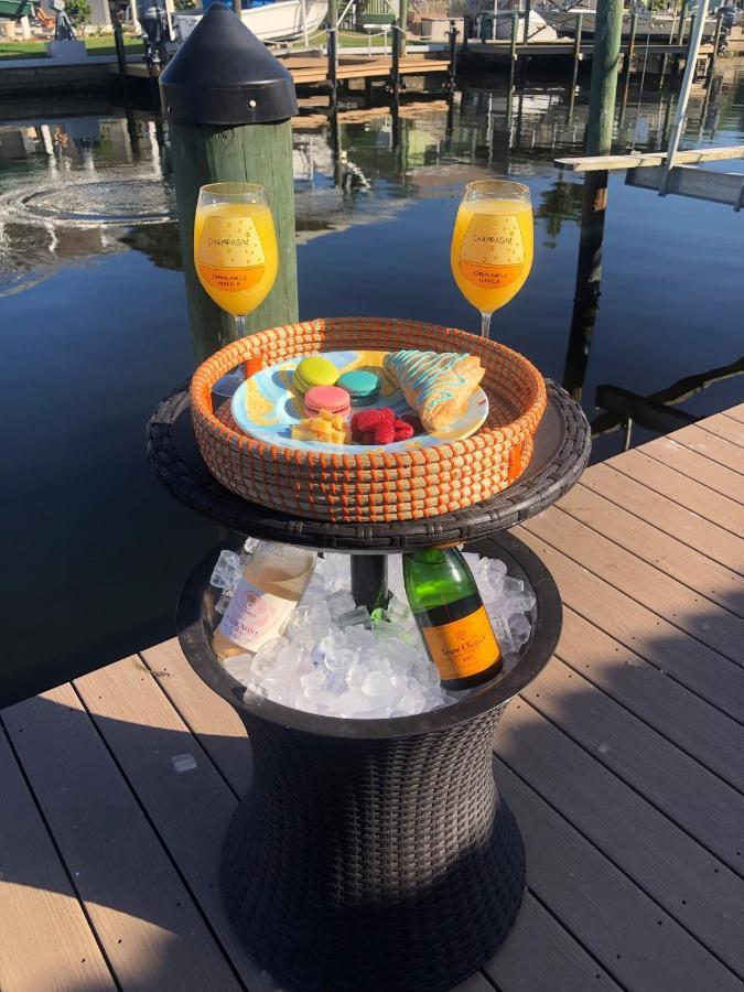 Villa Hot Tub And Dock Gilligan'S On The Island Matlacha Exterior foto
